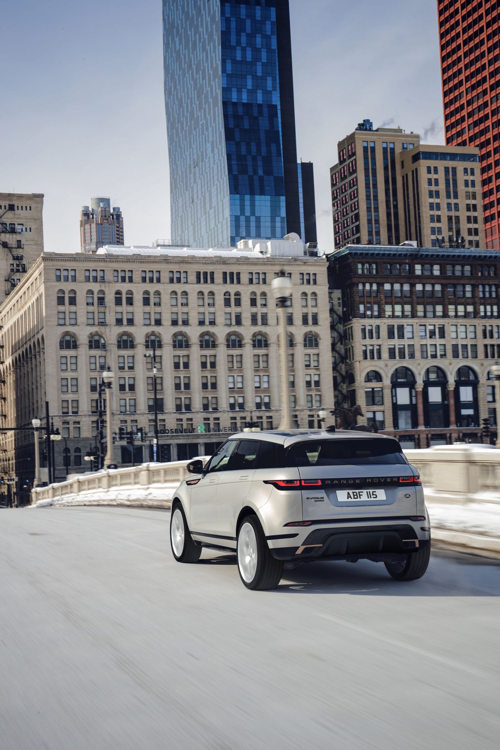 Range Rover Evoque și Land Rover Discovery Sport dispun acum de ediții limitate