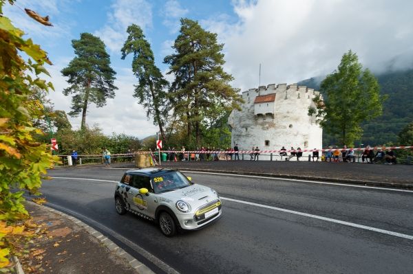 MINI Cooper SE electric la Viteza in Coasta (1)