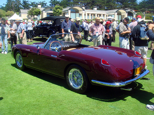 Ferrari 250GT Cabriolet la o expoziţie