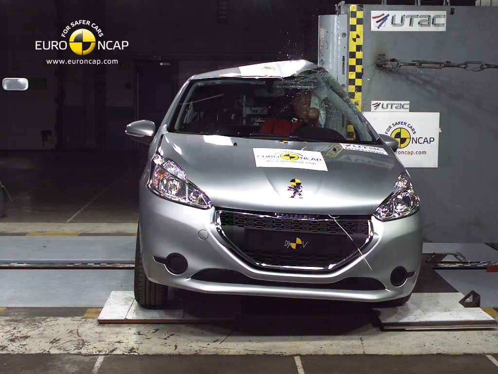 Peugeot 208 a intrat in posesia celor 5 stele Euro NCAP