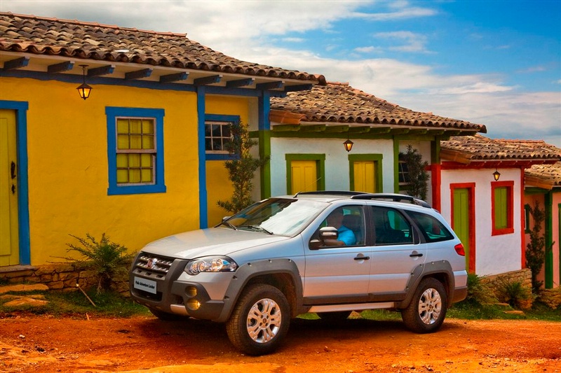 Fiat Palio Weekend Adventure Locker