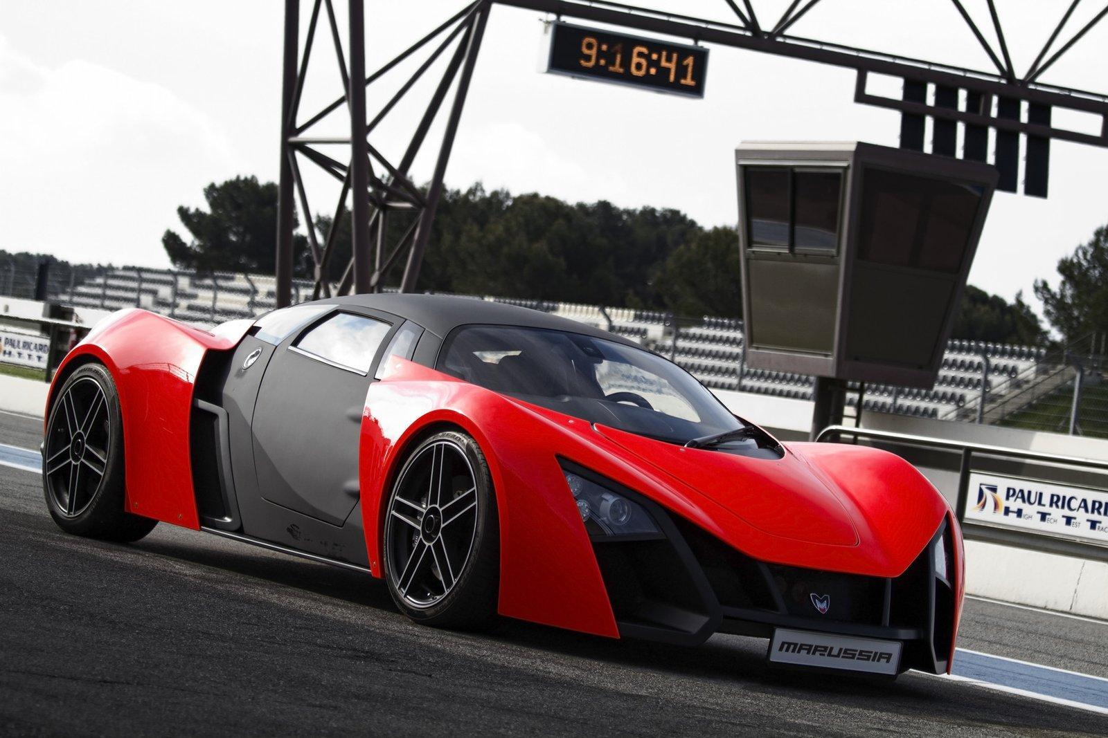 Marussia B2 este versiunea agresiva. Versiunea de top are un demaraj 0-100 kmh de numai 3,2 secunde