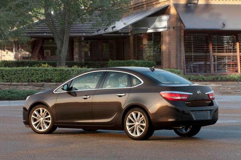 Buick Verano mizeaza pe un stil luxos si un spatiu interior foarte bun