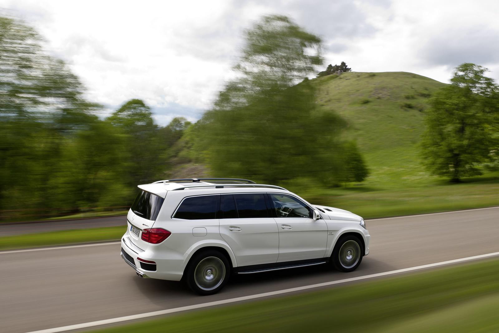 Mercedes-Benz GL 63 AMG atinge 100 km/h in doar 4,9 secunde