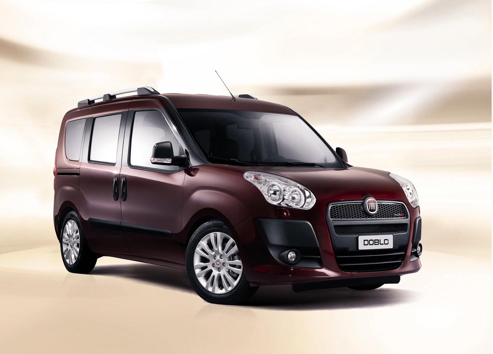 Cel mai ieftin Fiat Doblo cu 7 locuri porneste de la 15.726 euro