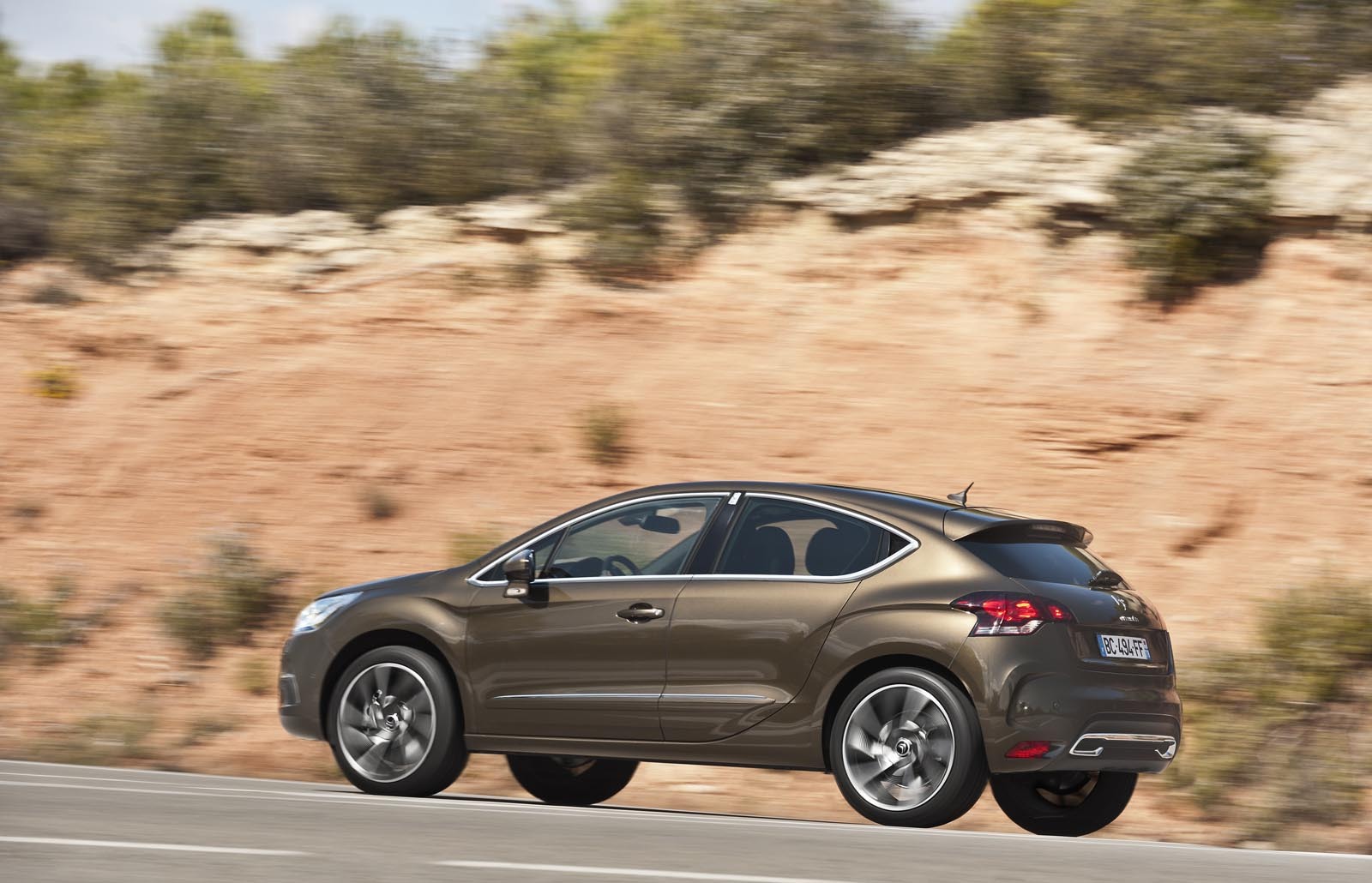 Citroen DS4 se dovedeste o oferta interesanta si contradictorie in domeniul lifestyle