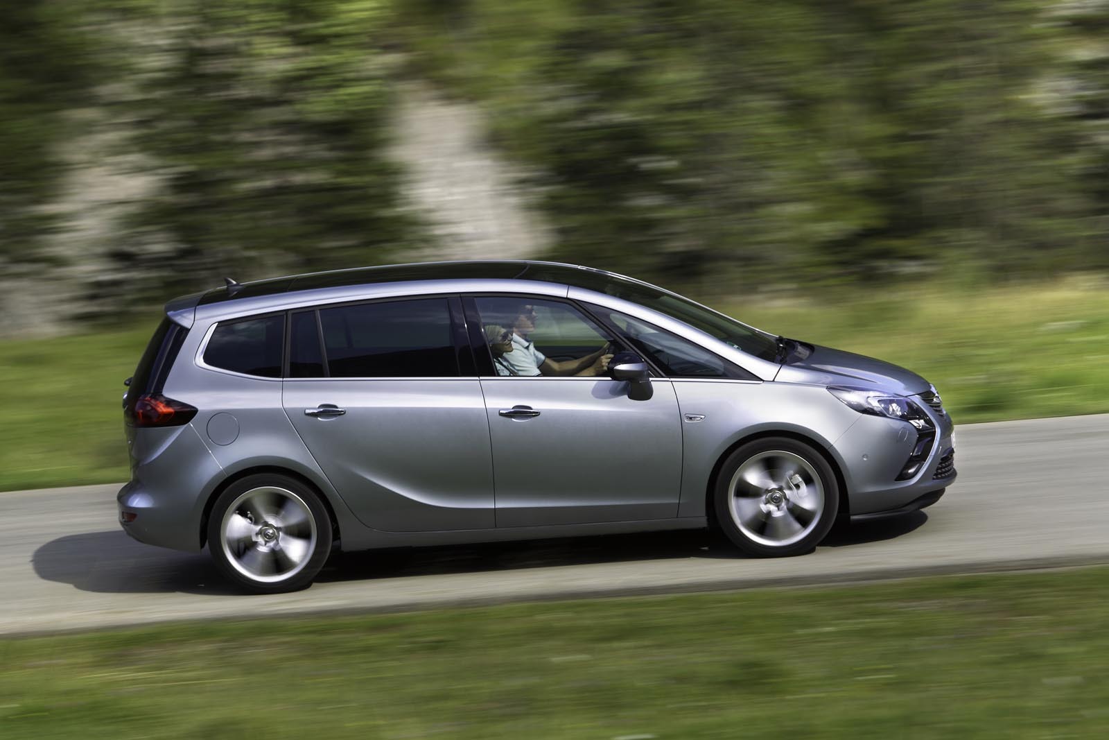 Pretul pentru Romania al noului Opel Zafira Tourer il vom afla la inceputul lui 2012