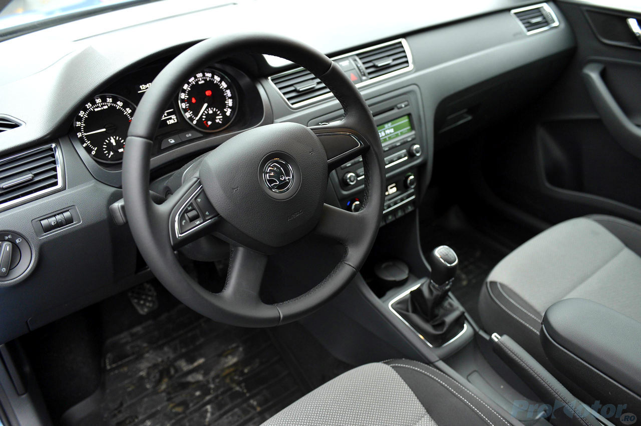 Skoda Rapid, dashboard. Interior