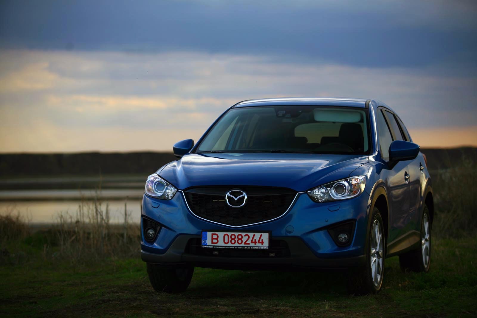 Mazda CX-5, in versiunea cu motor pe benzina, cutie automata si tractiune AWD, porneste de la 28.589 euro