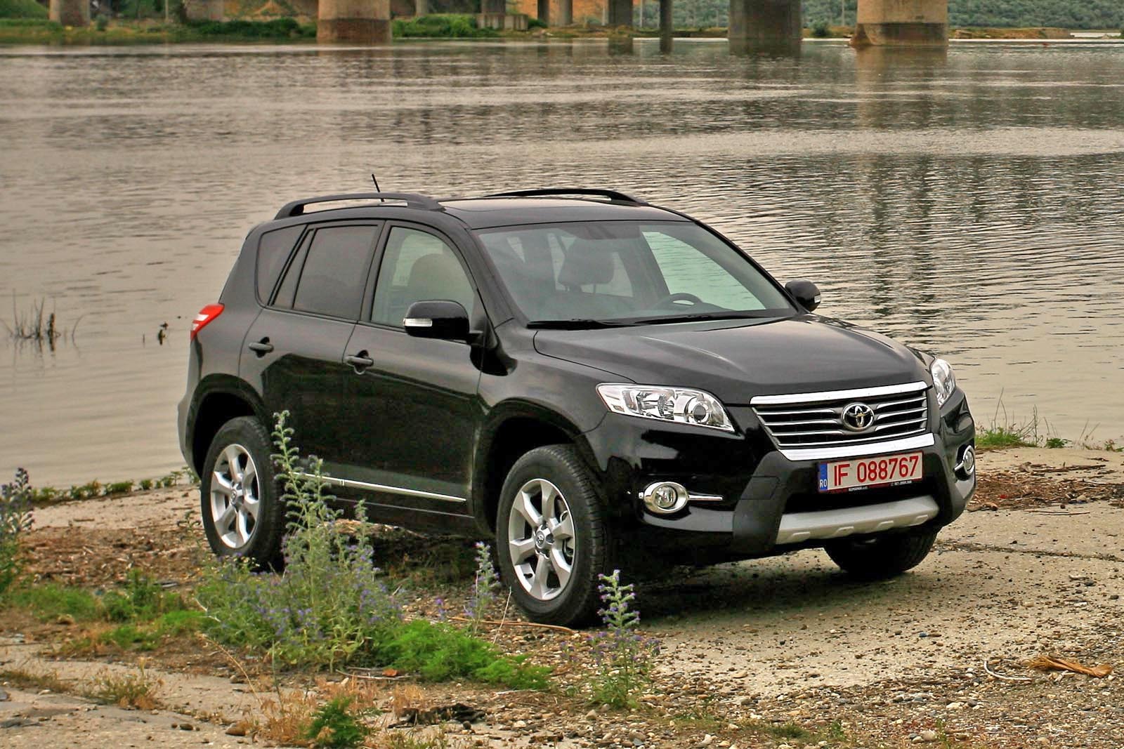 In echiparile de top, Toyota RAV4 costa cu aproape 3.500 euro mai mult ca Hyundai ix35