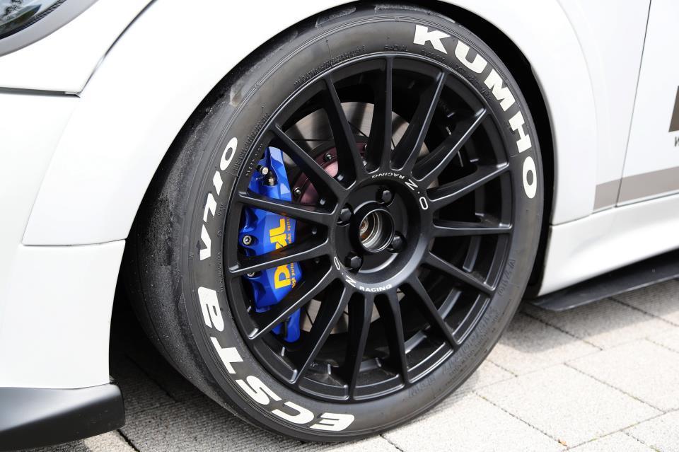 Jantele sunt echipate cu anvelope performante Kumho