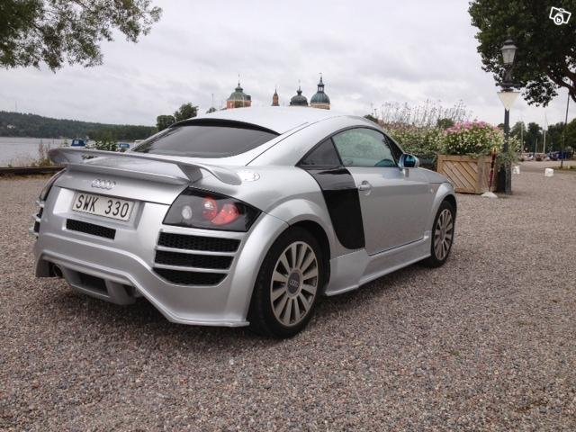 Audi TT tunat in stil Audi R8, dar in stil mediocru, care sugereaza... frustrare