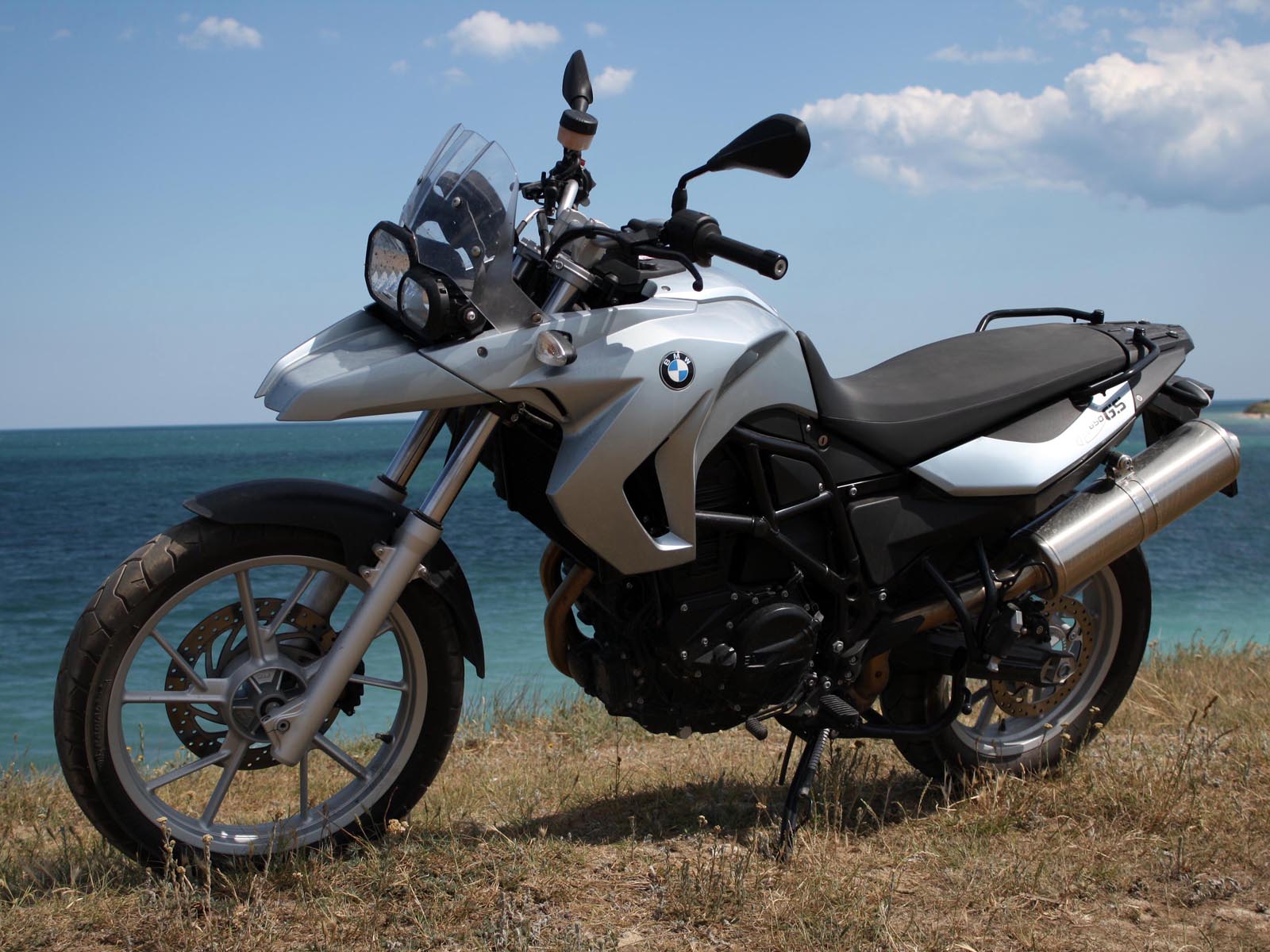 Noul BMW F 650 GS este o alegere perfecta pentru cei mai putin experimentati, dar si pentru motociclistele aventuriere