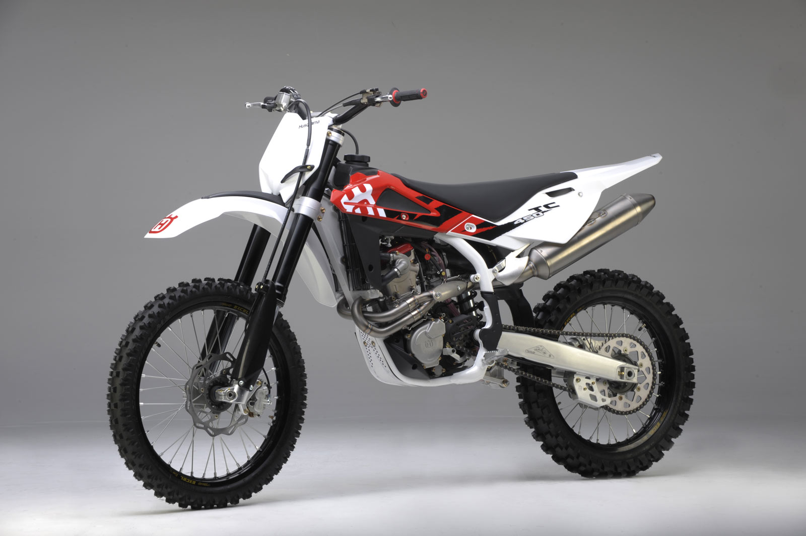 Husqvarna 450TC, un nou enduro